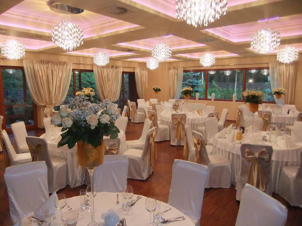 Agat Hotel Lodž Exteriér fotografie
