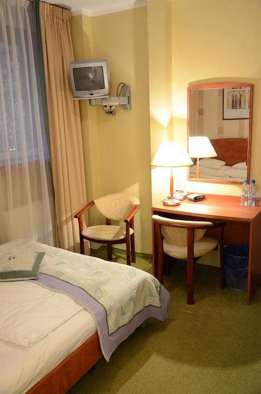 Agat Hotel Lodž Exteriér fotografie